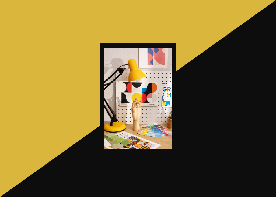 Fondo amarillo y negro con lampara